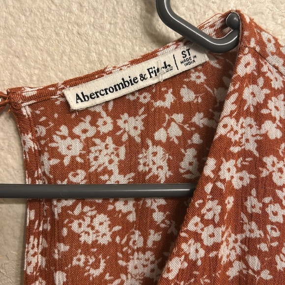 Abercrombie & Fitch Women Short Sleeve Chestnut Brown Floral Romper Size Small - Picture 3 of 7